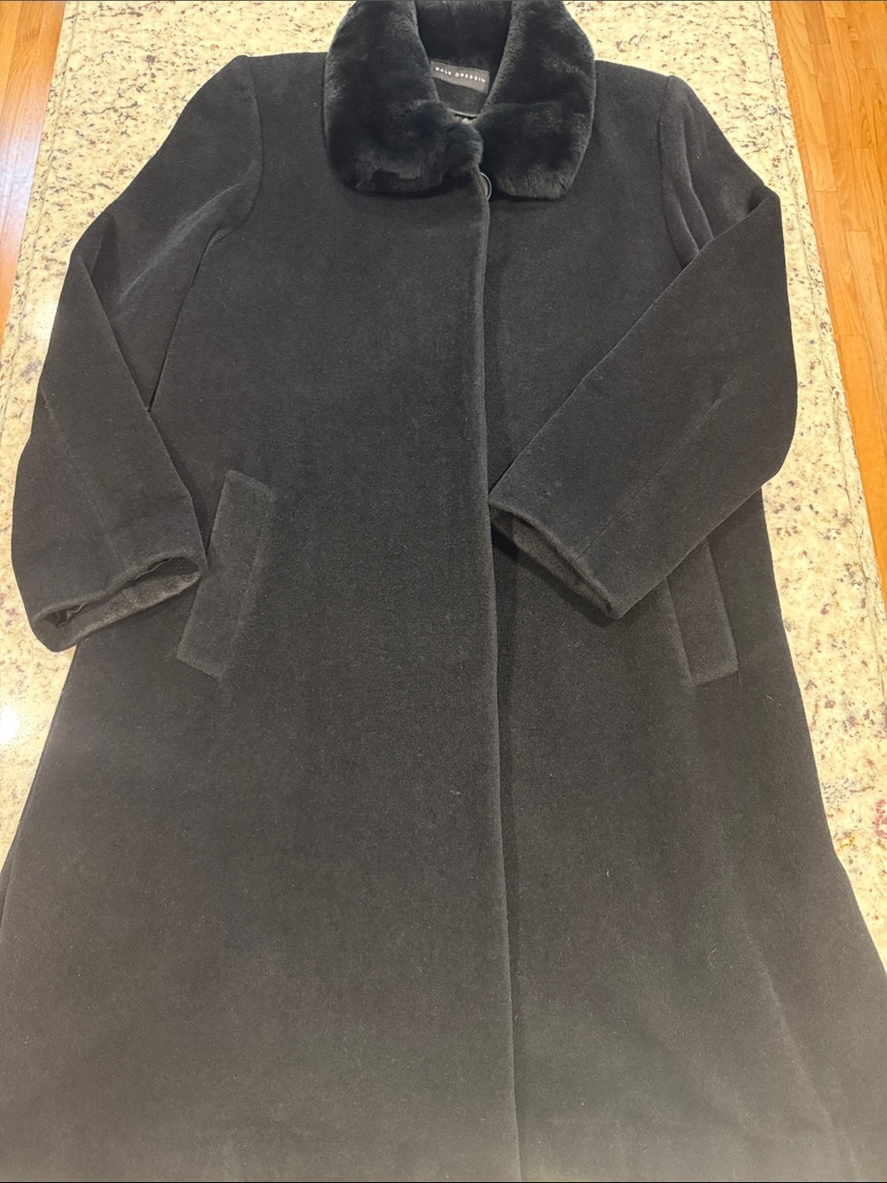 Classic Black Trench Coat with Faux-Fur Collar